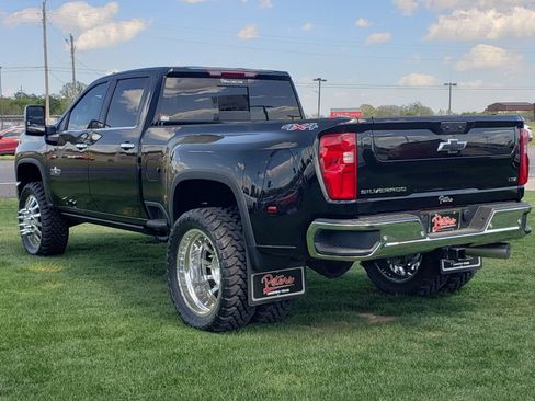 Used 2022 Chevrolet Silverado 3500 LTZ w/ LTZ Texas Edition image 3