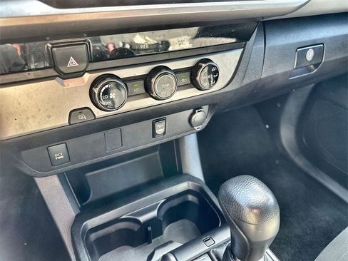 Used 2017 Toyota Tacoma SR5 image 27