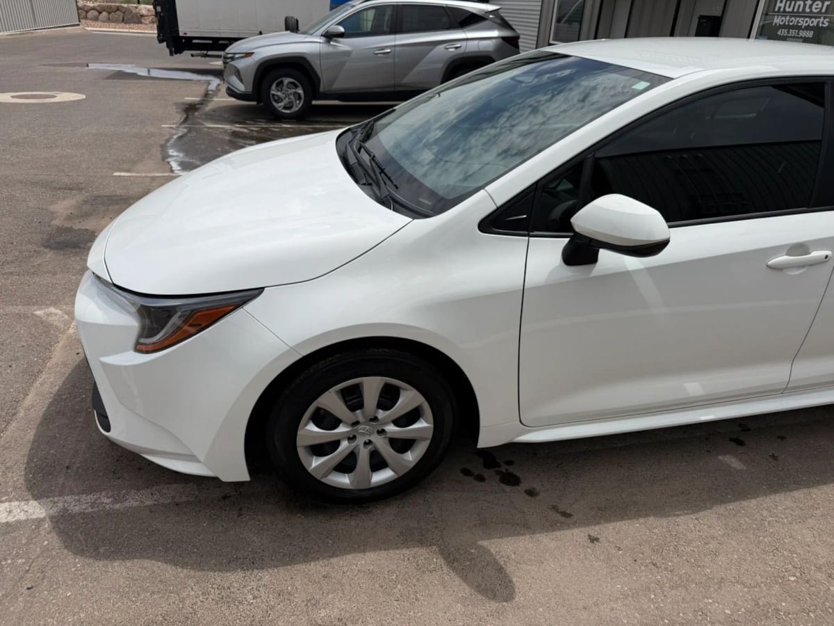 Used 2024 Toyota Corolla LE FWD image 3