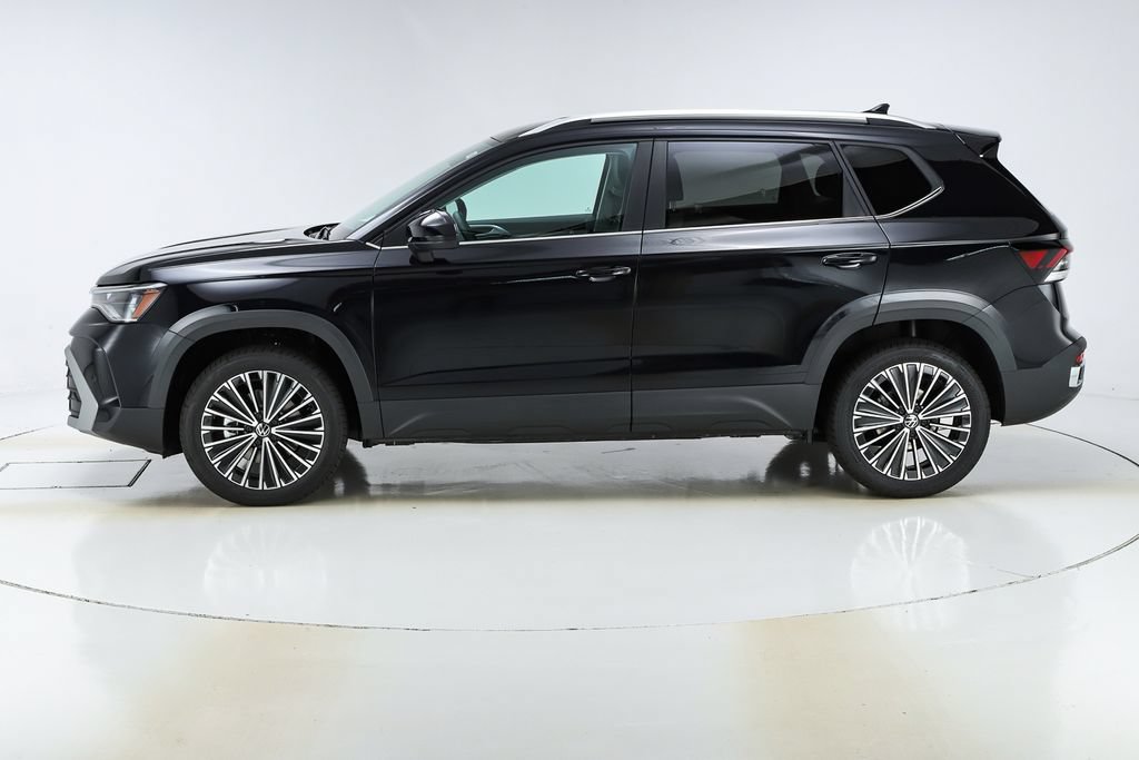 New 2026 Volkswagen Taos SE FWD image 2
