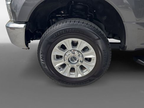 Used 2022 Ford F250 XLT AWD/4WD image 9