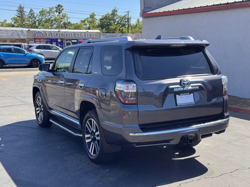 Used 2018 Toyota 4Runner Limited AWD/4WD image 4