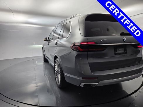 Used 2024 BMW X7 xDrive40i w/ Premium Package image 8