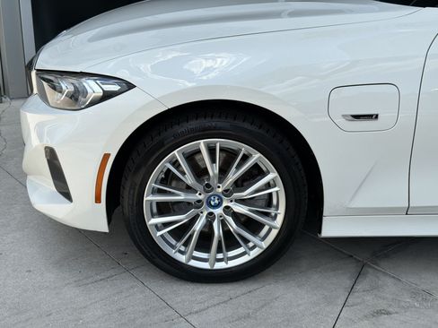Used 2023 BMW 330e xDrive w/ Premium Package AWD/4WD image 12