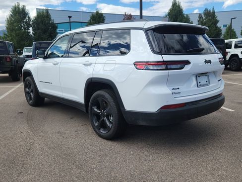 New 2025 Jeep Grand Cherokee L Limited w/ Black Appearance Package AWD/4WD image 4