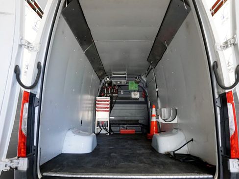 Used 2019 Freightliner Sprinter 170 Cargo RWD image 6