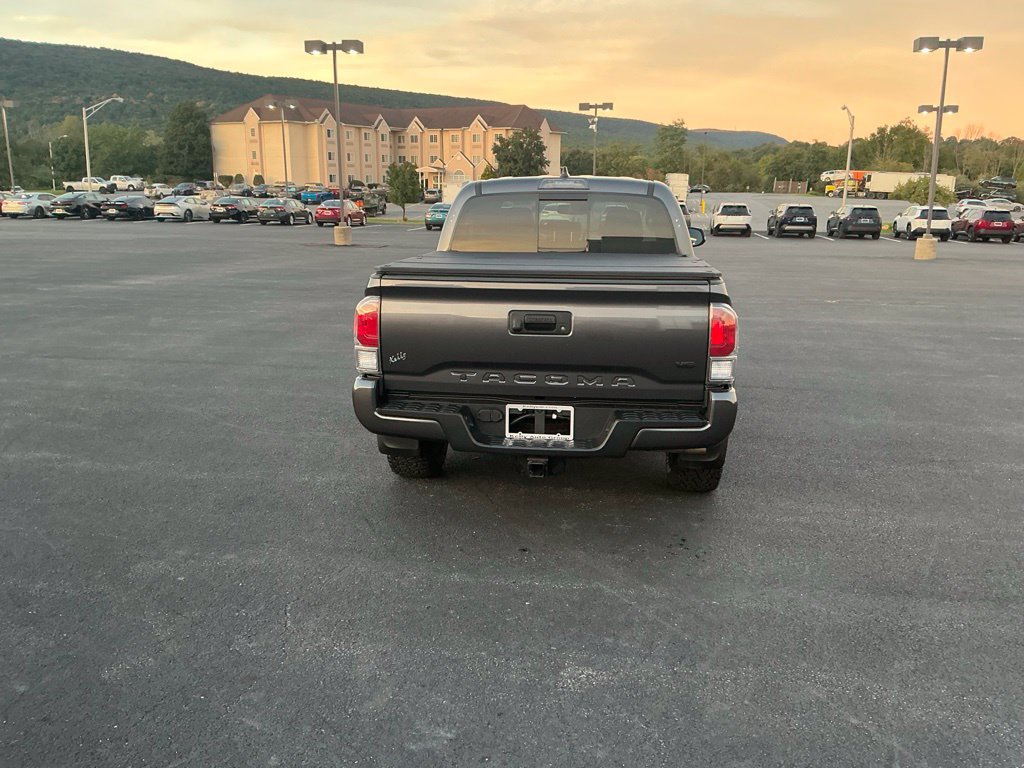 Certified 2022 Toyota Tacoma TRD Sport AWD/4WD image 8