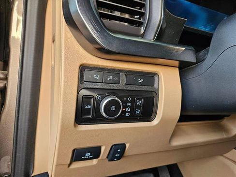 Used 2023 Ford F350 Lariat AWD/4WD image 21