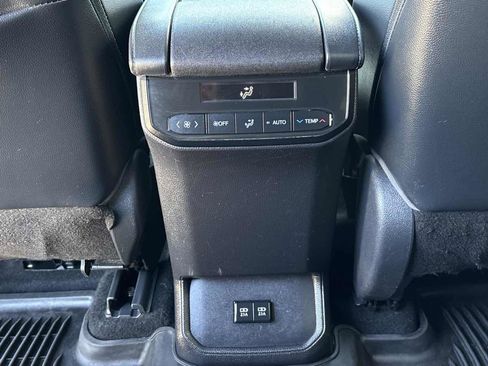 Used 2021 Toyota Highlander XSE AWD/4WD image 15