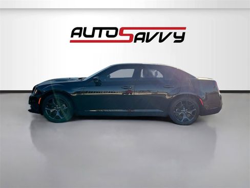 Used 2022 Chrysler 300 S w/ Comfort Group image 4