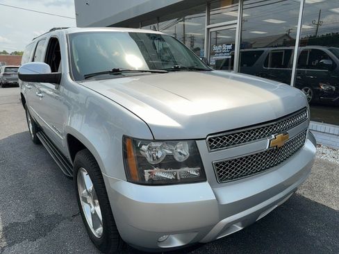 Used 2014 Chevrolet Suburban LTZ AWD/4WD image 2