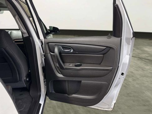 Used 2016 GMC Acadia SLE image 19