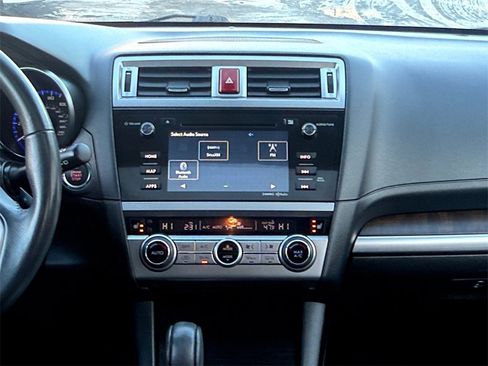 Used 2017 Subaru Outback 2.5i Limited image 21