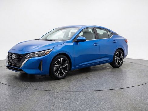 Used 2025 Nissan Sentra SV FWD image 3