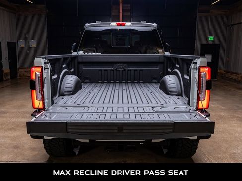 Used 2026 Ford F250 Platinum w/ Platinum Plus Package AWD/4WD image 9