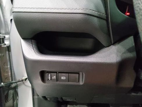 Used 2024 Toyota RAV4 XLE AWD/4WD image 28