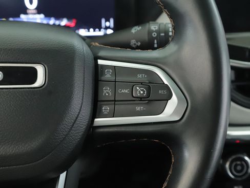 Used 2022 Jeep Compass Limited w/ Elite Group AWD/4WD image 9