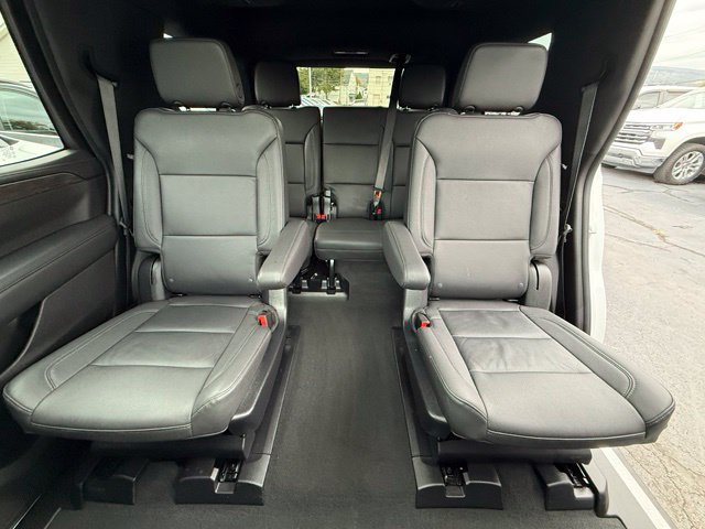 Used 2023 Chevrolet Tahoe LT w/ Luxury Package AWD/4WD image 18