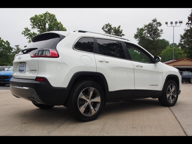 Used 2019 Jeep Cherokee Limited AWD/4WD image 3