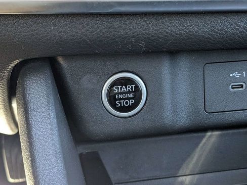 Used 2023 Nissan Rogue SV image 27