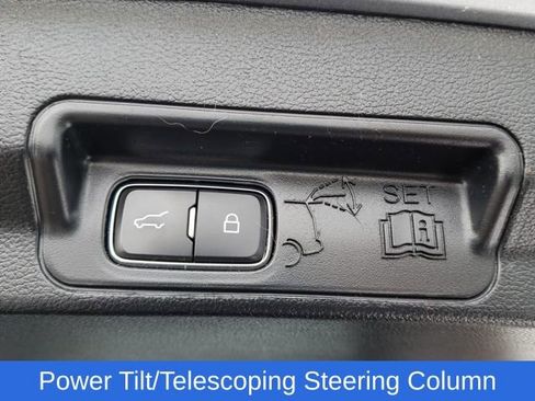 Used 2022 Ford Explorer Limited w/ Equipment Group 301A image 9