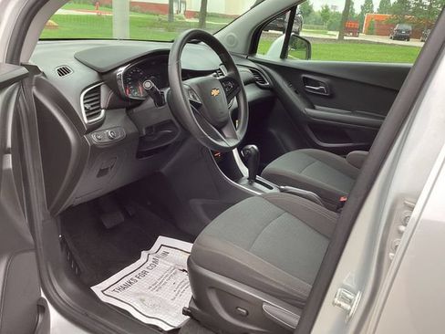 Used 2020 Chevrolet Trax LS w/ Tint and Cruise Package FWD image 10
