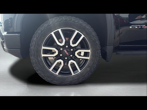 Used 2024 GMC Sierra 1500 AT4 w/ Technology Package AWD/4WD image 30