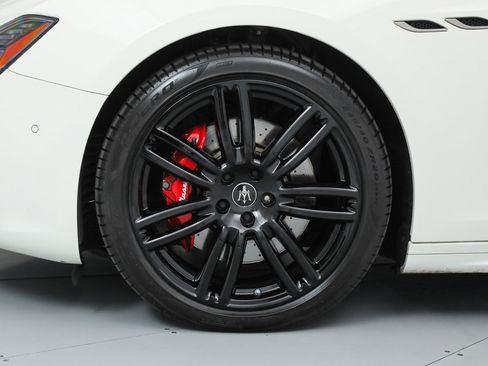 Certified 2023 Maserati Ghibli Modena RWD image 21
