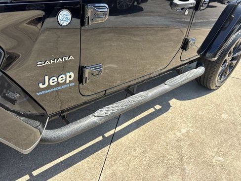 Used 2024 Jeep Wrangler Unlimited Sahara AWD/4WD image 14