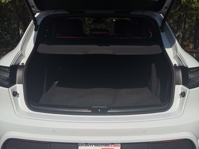 Used 2023 Porsche Macan AWD/4WD image 18