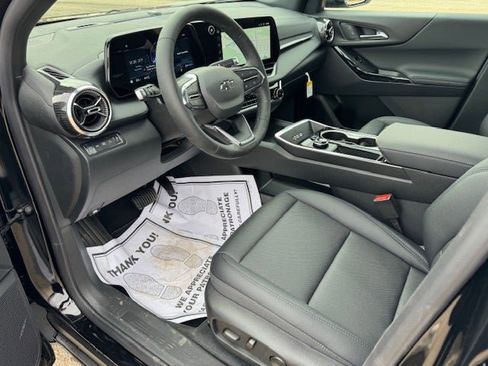 New 2026 Chevrolet Equinox LT w/ Convenience Package II image 11