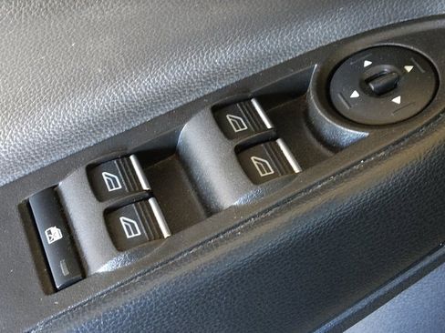 Used 2017 Ford Escape Titanium AWD/4WD image 27