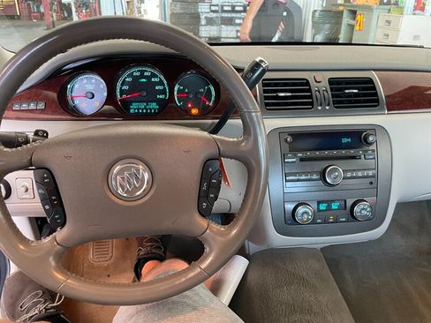 Used 2009 Buick Lucerne CXL w/ Driver Confidence Package FWD image 8