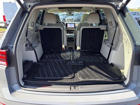 Used 2025 Volkswagen Atlas SEL Premium R-Line AWD/4WD image 8