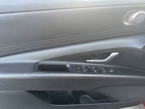 Used 2024 Hyundai Elantra SEL FWD image 17