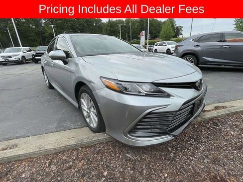 Used 2024 Toyota Camry LE w/ Convenience Package FWD image 11