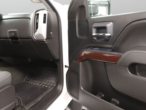 Used 2015 GMC Sierra 2500 SLE RWD image 30