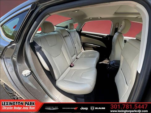 Used 2016 Ford Fusion Titanium AWD/4WD image 22