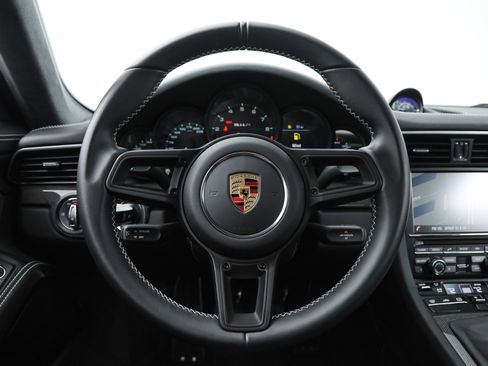 Used 2016 Porsche 911 R image 27