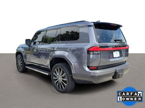 Used 2025 Lexus GX 550 w/ Cold Area Package AWD/4WD image 4