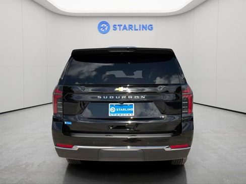 Certified 2025 Chevrolet Suburban LS RWD image 7