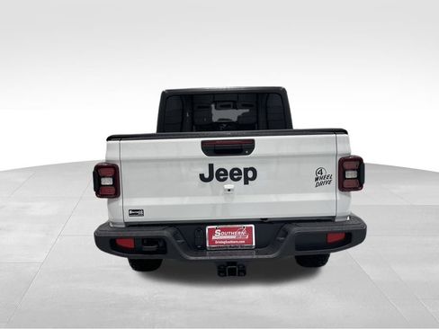New 2025 Jeep Gladiator Willys image 5