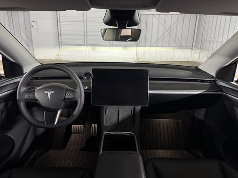 Used 2024 Tesla Model Y Performance AWD/4WD image 26