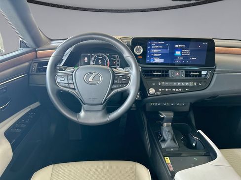Used 2025 Lexus ES 350 w/ Premium Package FWD image 10
