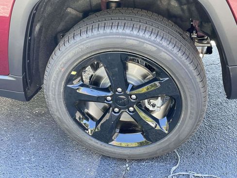 New 2025 Jeep Grand Cherokee L Limited AWD/4WD image 39