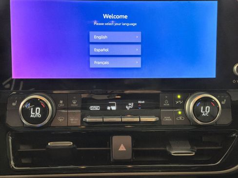 Used 2023 Toyota Highlander XLE image 28