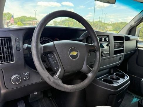 Used 2013 Chevrolet Express 2500 RWD image 28