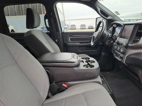 Used 2024 RAM 3500 Big Horn image 34