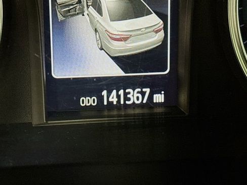 Used 2017 Toyota Camry LE image 12