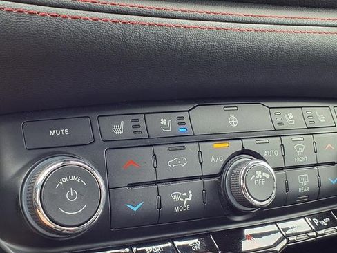 Used 2024 Dodge Durango GT AWD/4WD image 5